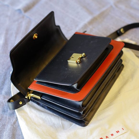 MARNI Red n Black Leather Trunk Shoulder Bag - Picture 5 of 8